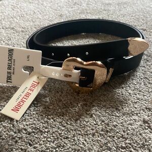 New w/tags True Religion Women's Faux Leather Black Belt with Gold Heart Buckle